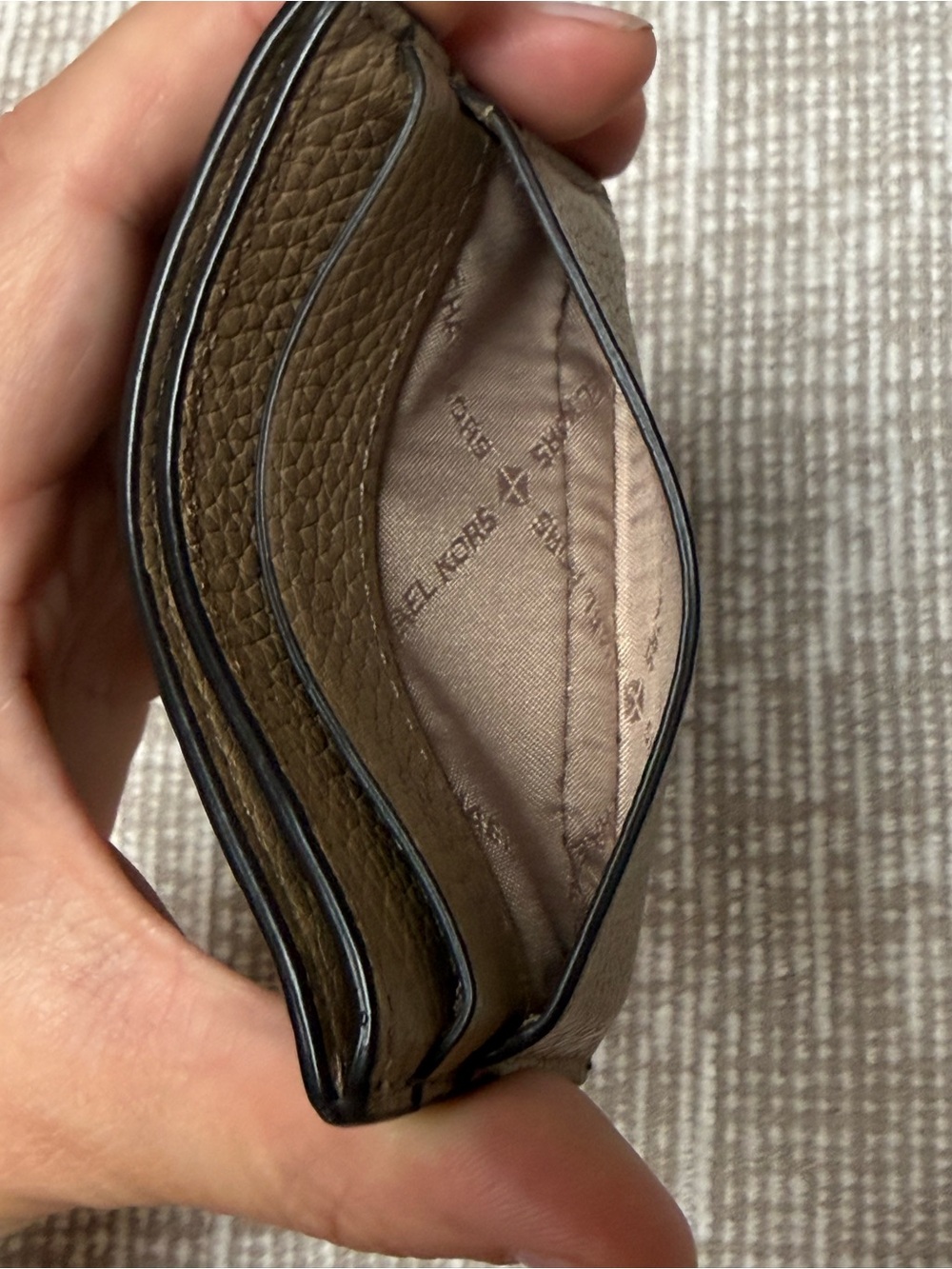 Michael Kors Lg Reed Card Holder - Picture 4 of 8
